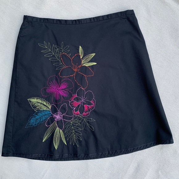 Black A-Line Skirt w/ Embroiderd Flower Detail - Picture 2 of 5